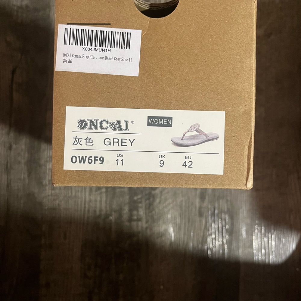 White sandals  in Box